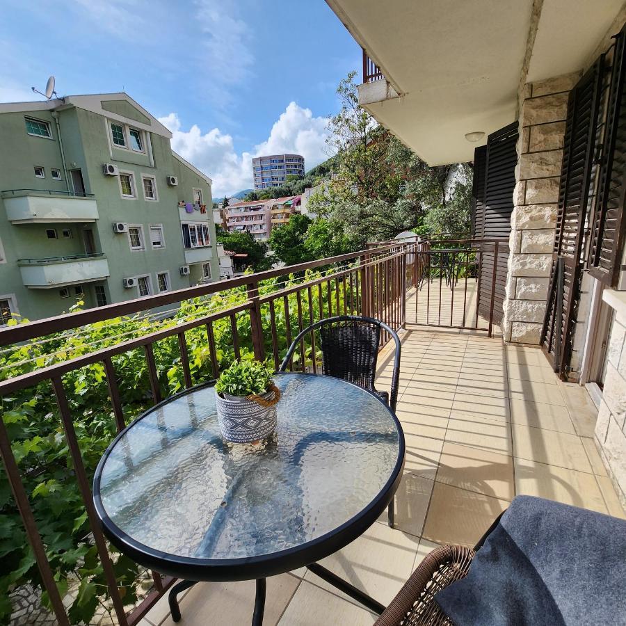 Bela Kuca Studio Apartments-Na Korak Do Mora-A Step To The Sea Рафаїловичі Екстер'єр фото