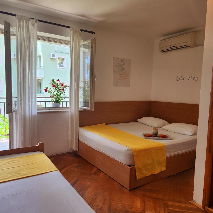 Bela Kuca Studio Apartments-Na Korak Do Mora-A Step To The Sea Рафаїловичі Екстер'єр фото