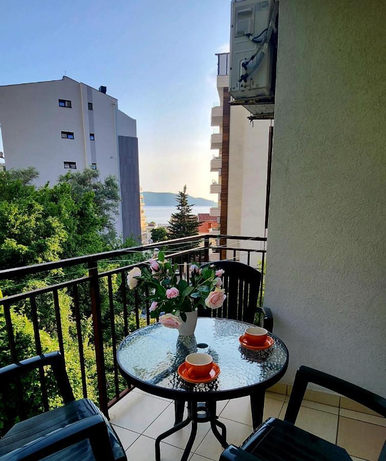 Bela Kuca Studio Apartments-Na Korak Do Mora-A Step To The Sea Рафаїловичі Екстер'єр фото