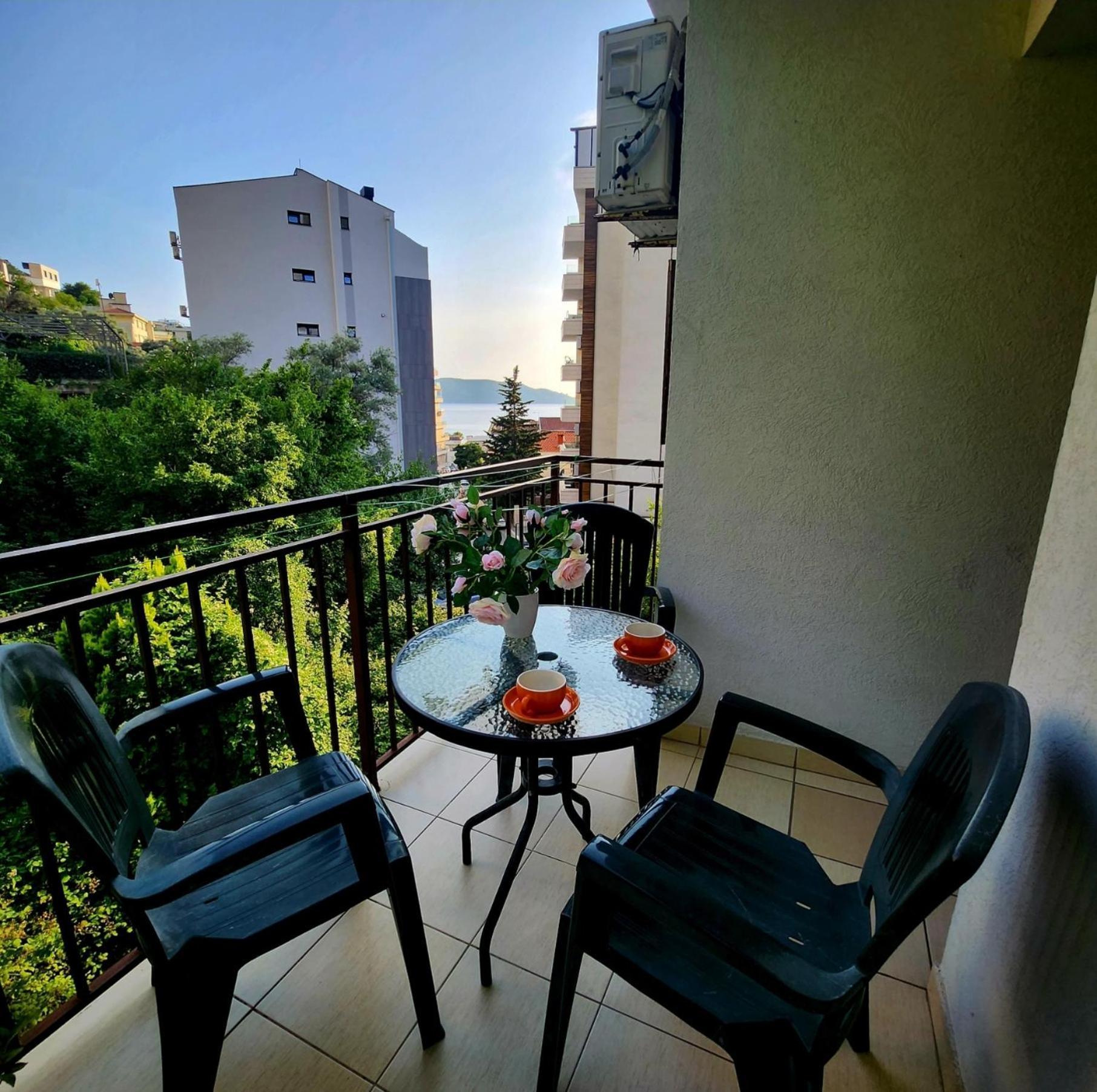Bela Kuca Studio Apartments-Na Korak Do Mora-A Step To The Sea Рафаїловичі Екстер'єр фото