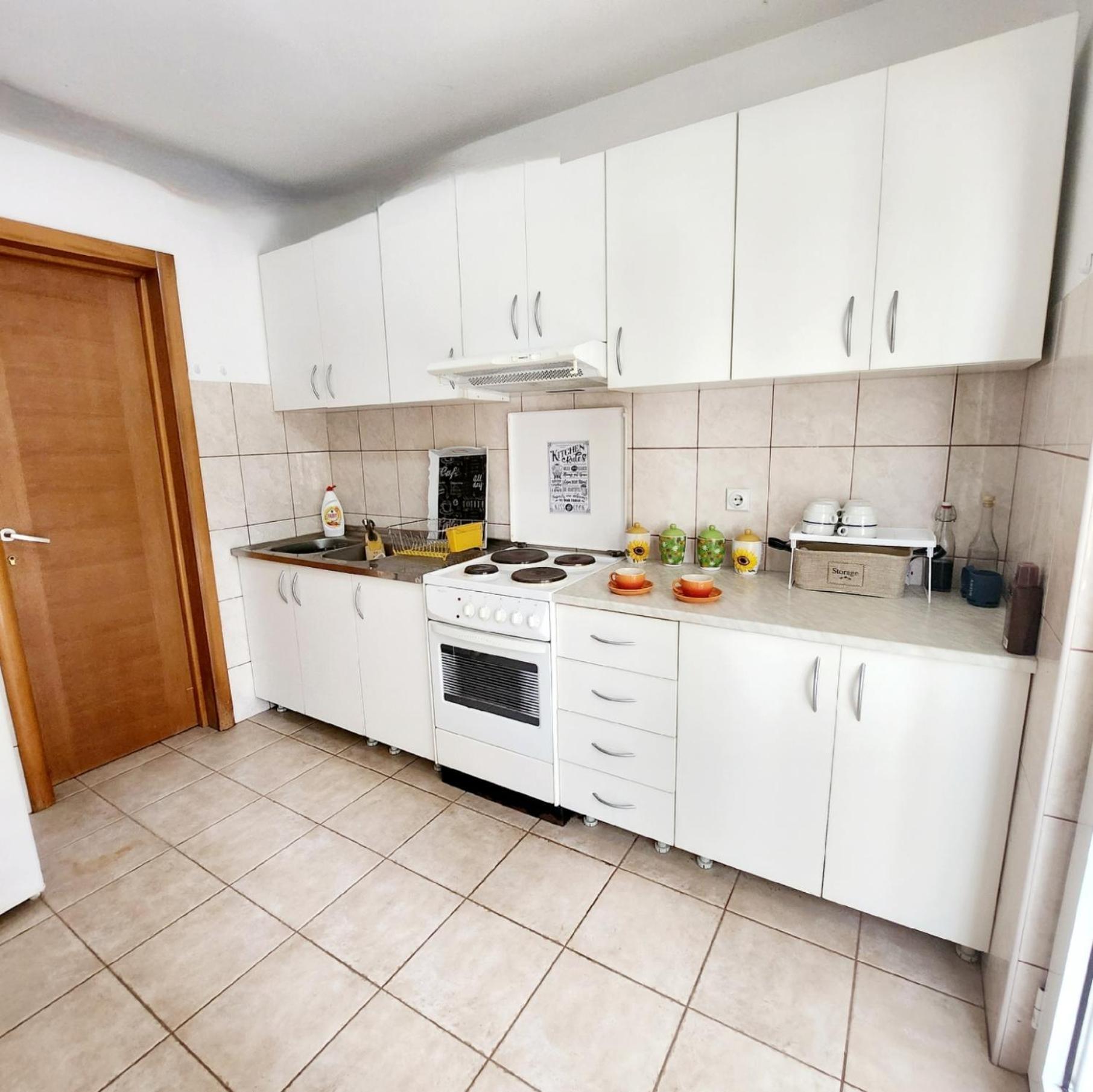 Bela Kuca Studio Apartments-Na Korak Do Mora-A Step To The Sea Рафаїловичі Екстер'єр фото