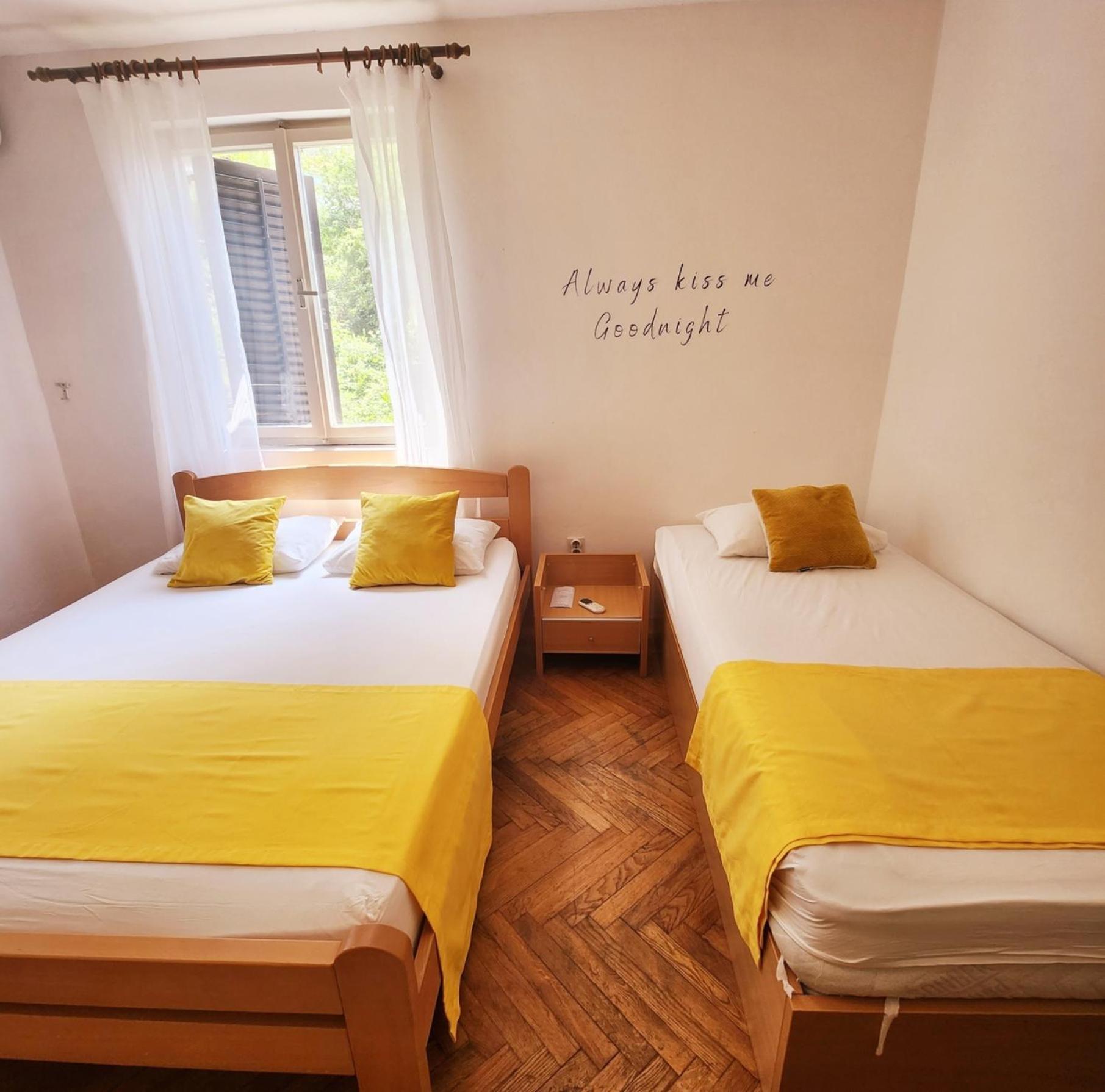 Bela Kuca Studio Apartments-Na Korak Do Mora-A Step To The Sea Рафаїловичі Екстер'єр фото