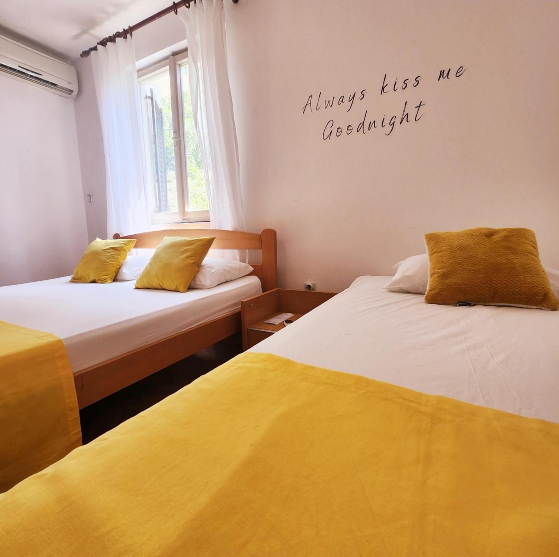 Bela Kuca Studio Apartments-Na Korak Do Mora-A Step To The Sea Рафаїловичі Екстер'єр фото