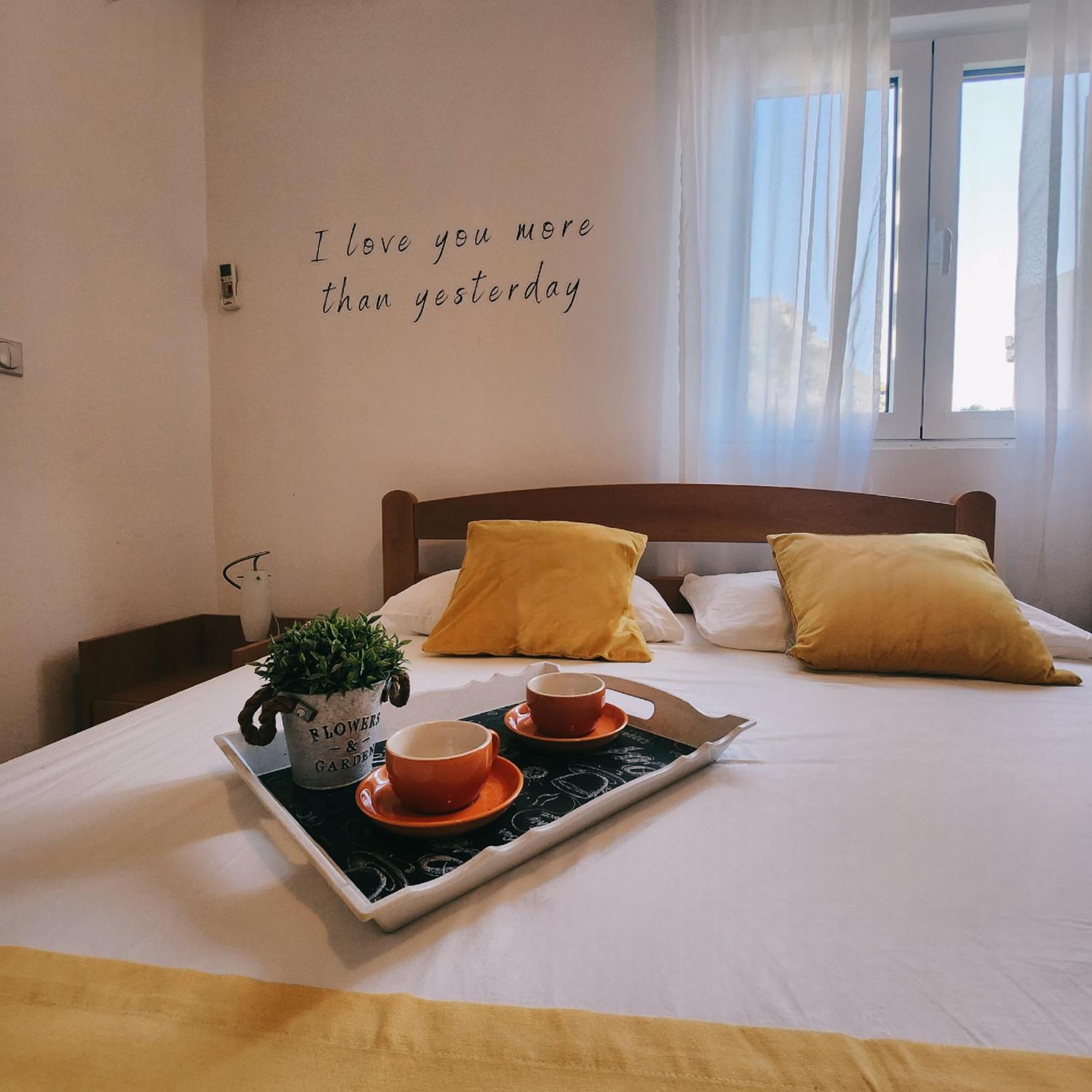 Bela Kuca Studio Apartments-Na Korak Do Mora-A Step To The Sea Рафаїловичі Екстер'єр фото