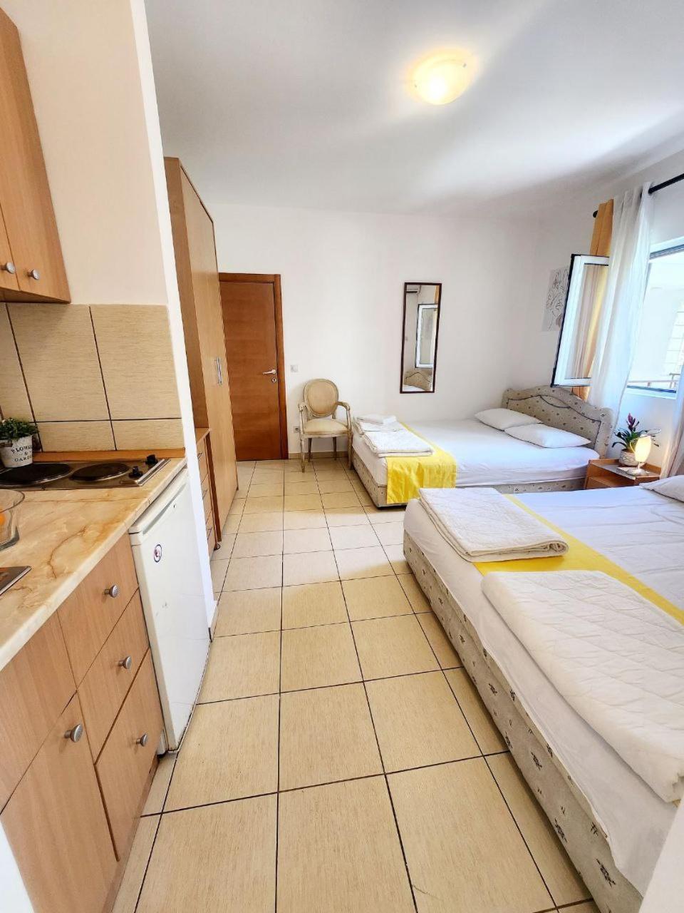 Bela Kuca Studio Apartments-Na Korak Do Mora-A Step To The Sea Рафаїловичі Екстер'єр фото