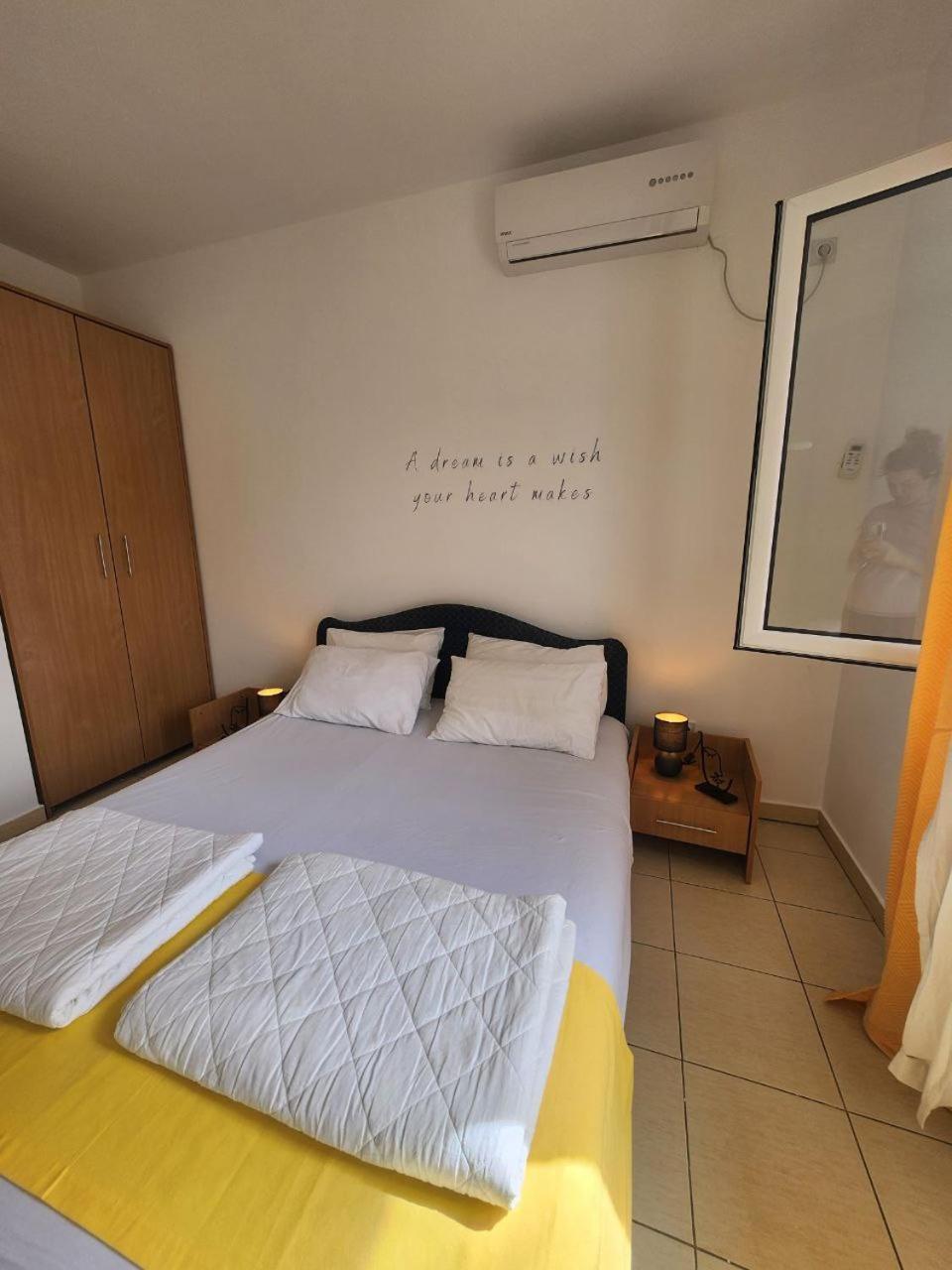 Bela Kuca Studio Apartments-Na Korak Do Mora-A Step To The Sea Рафаїловичі Екстер'єр фото